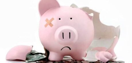 Erros financeiros comuns que impedem você de economizar dinheiro